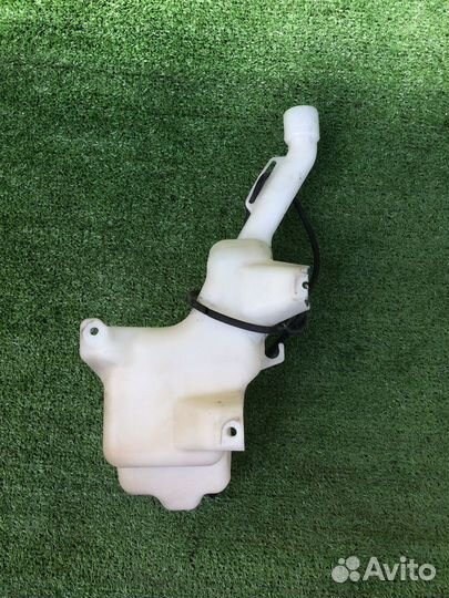 Бачок стеклоомывателя Honda Civic FD1 Дефект крепл