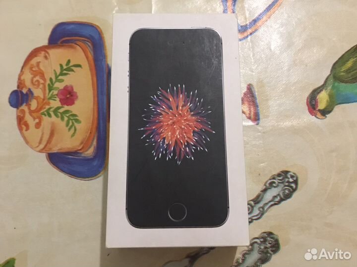 iPhone se 2016 коробка