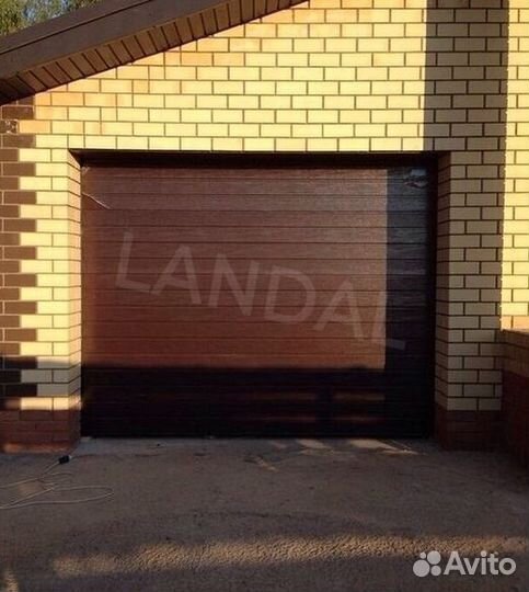 Секционные ворота