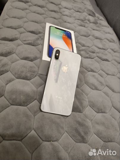 iPhone X, 64 ГБ