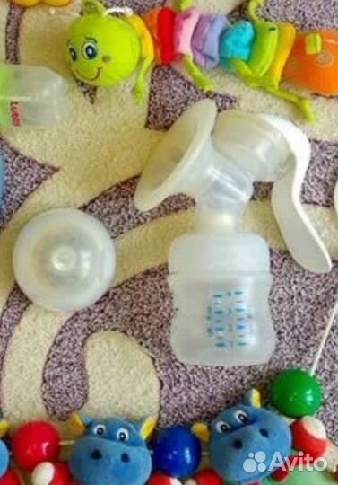 Молокоотсос ручной с бутылочкой Avent