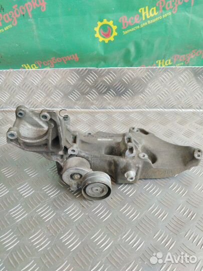 Кронштейн генератора Renault Duster 1