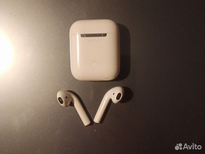 Беспроводные наушники apple airpods