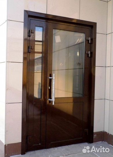 Дверь алюминиевая теплая