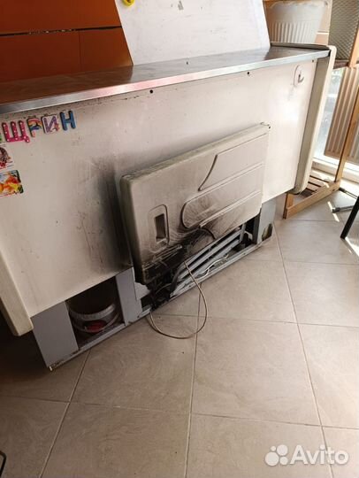 Холодильная витрина бу