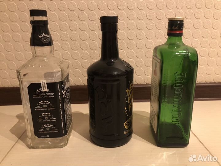 Бутылки Jajermeister,JackDaniels,DeadMansFinger