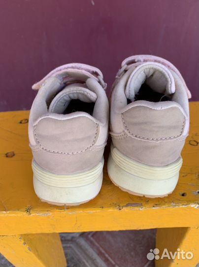 Кроссовки для девочки