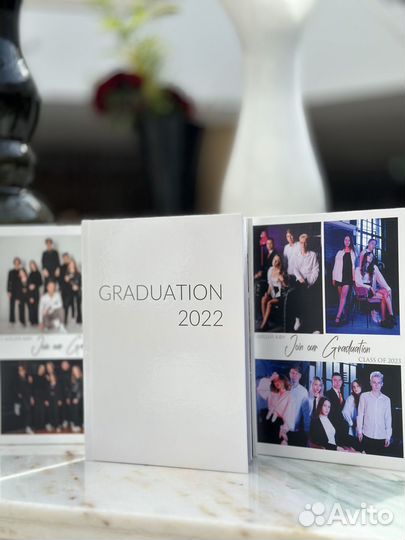 Выпускные альбом и ленты выпускника