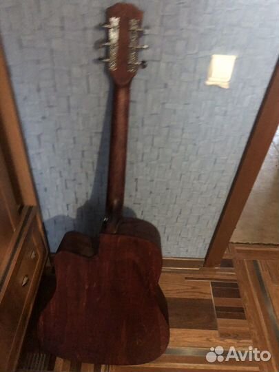 Акустическая гитара