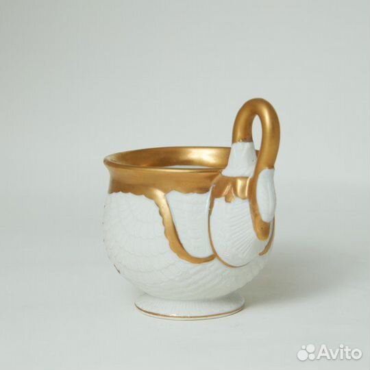 Чашка с ручкой в форме лебедя