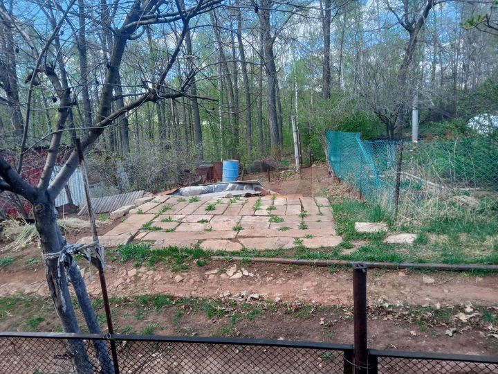 Дом 30 м² на участке 4 сот.