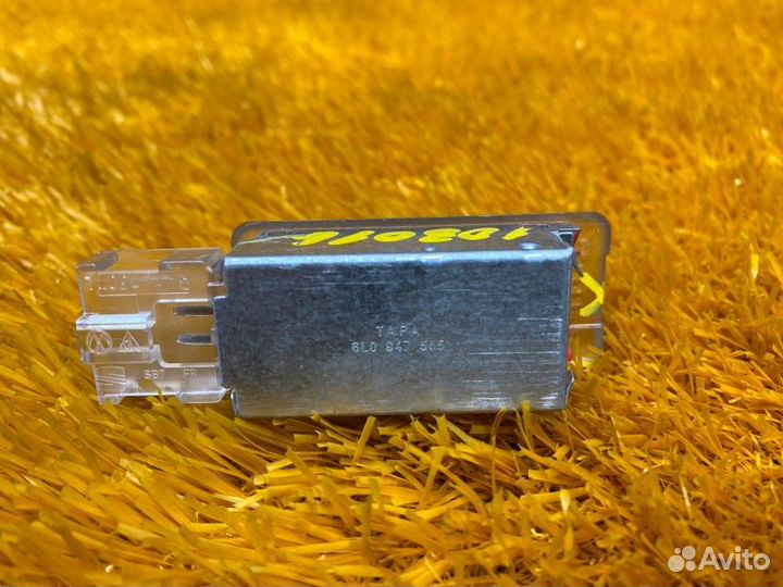 Плафон освещения задний левый Porsche Cayenne 957