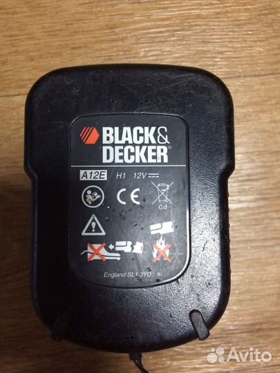 Шуруповерт black decker 12v