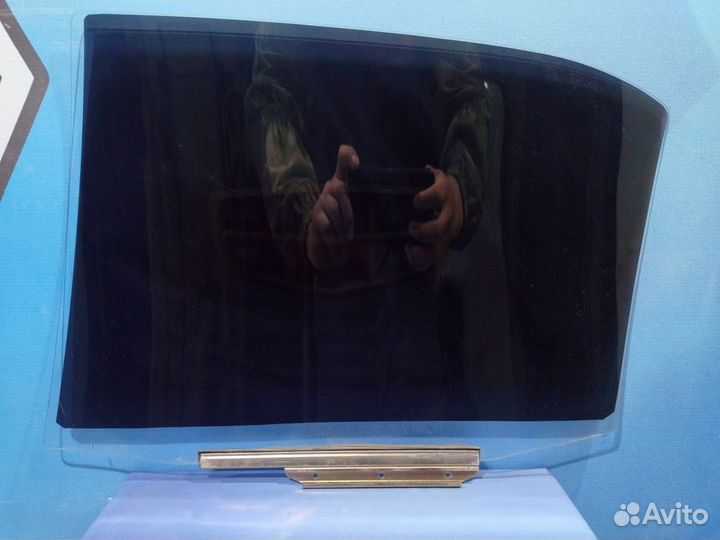 Стекло боковое двери Geely GC6 Прав