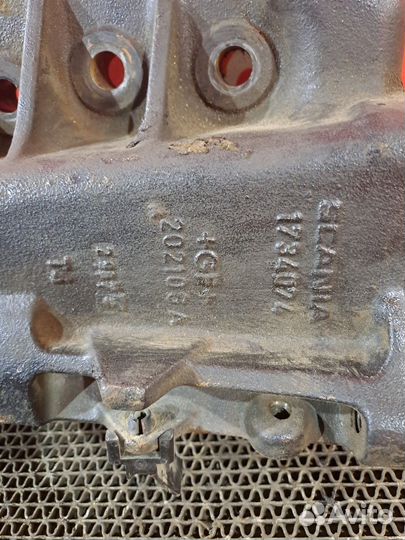 Кронштейн переднего бампера правый