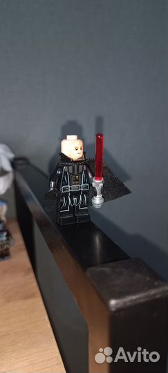 Lego Star Wars Darth Vader (Light head, plain arm)