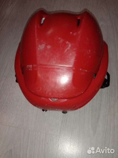 Хоккейный шлем