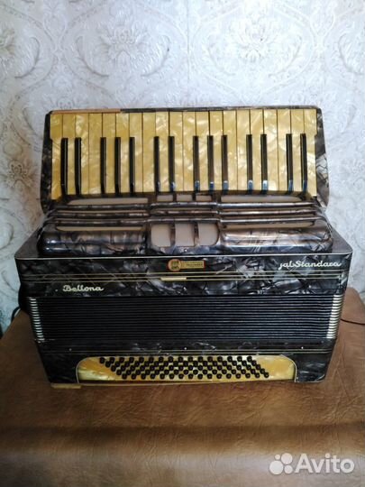 Аккордеон Royal Standard Bellona