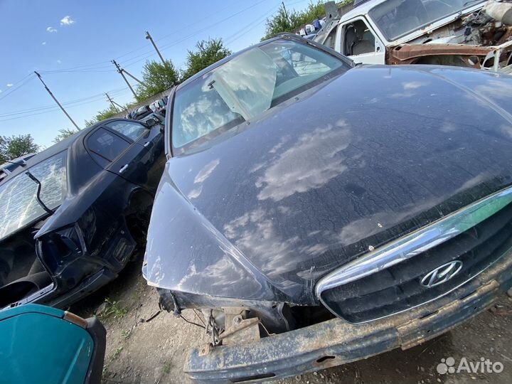 Капот Hyundai Elantra