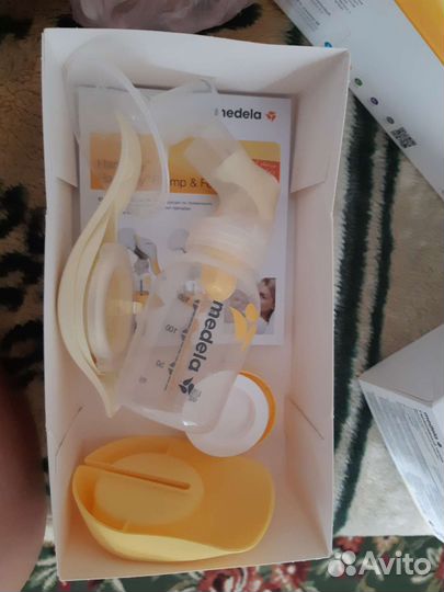 Молокоотсос medela ручной новый