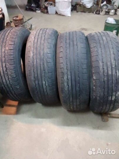 Kumho Road Venture ST KL16 235/65 R17
