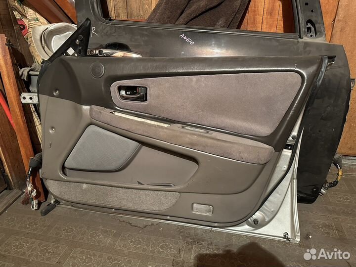 Дверь передняя правая Toyota Mark 2 100