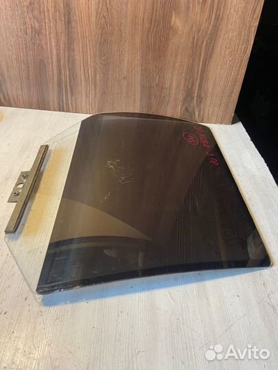 Стекло заднее правое Chevrolet Niva