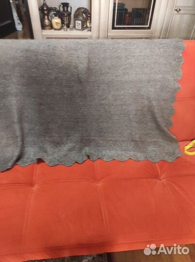 Платки и шарфы пуховые, шерстяные и сэнт-ие 23 шт