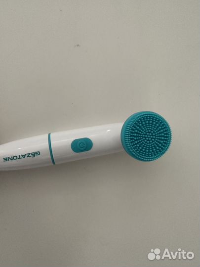 Щетка для очищения лица электрическая
