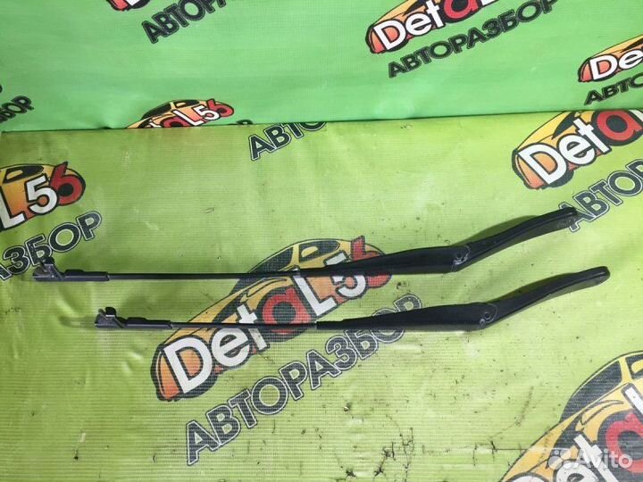 Поводок дворника передний Opel Astra H