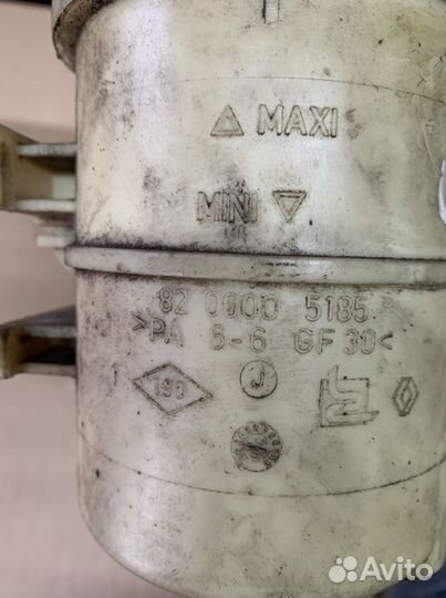 Бачок гура Nissan Almera G15