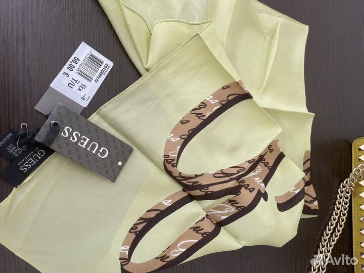 Оригинал Guess платок
