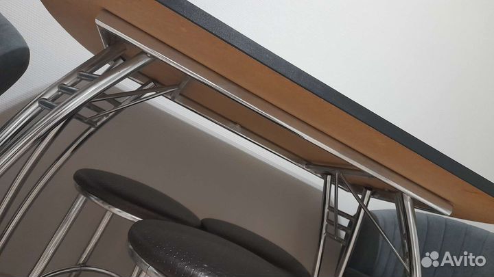 Кухонный стол