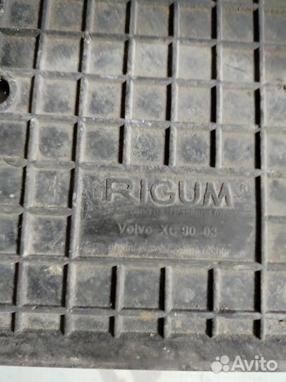 Коврик салона правый Volvo Xc90 2008