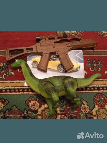 Динозавр на пульту, ходит, рычит