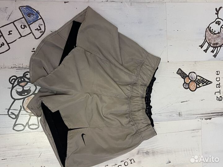 Теннисные шорты