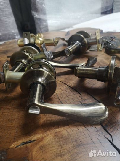 Ручки дверные с замками бу