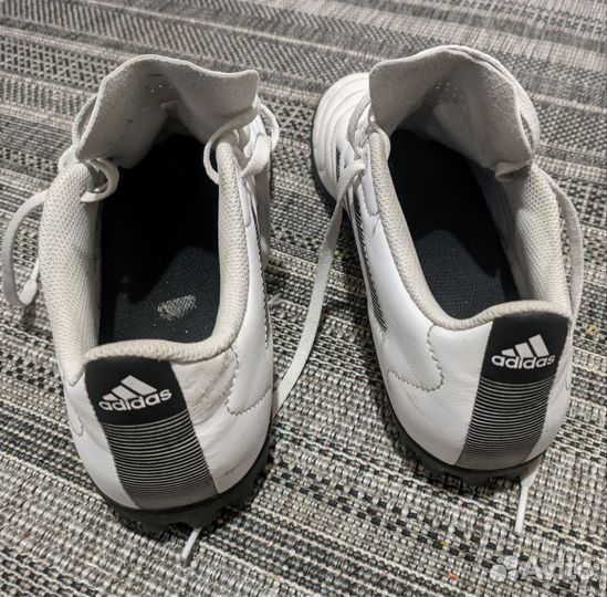 Бутсы сороконожки adidas