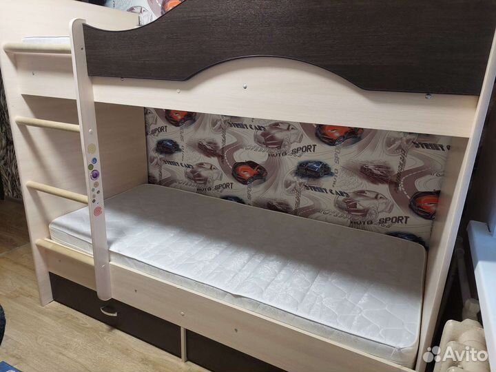 Двухъярусная кровать бу с матрасами