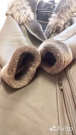 Дубленка натуральная женская с капюшоном