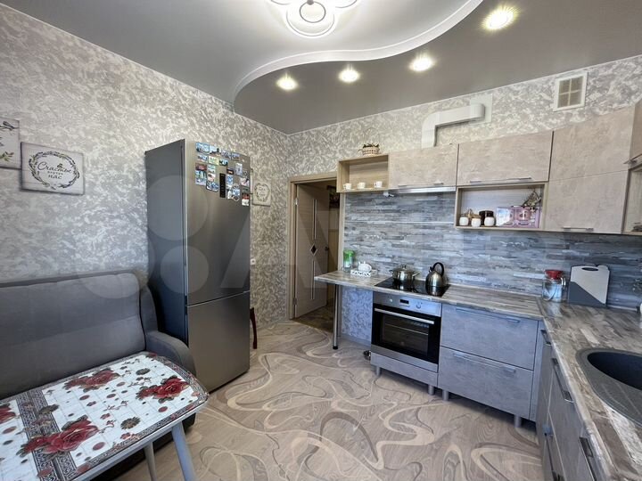 2-к. квартира, 64 м², 8/9 эт.