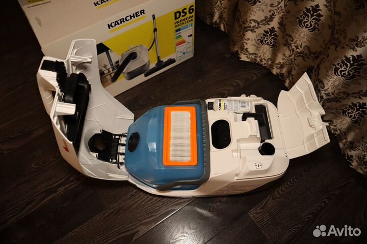 Пылесос (аквафильтр) Karcher DS6 Premium Mediclean