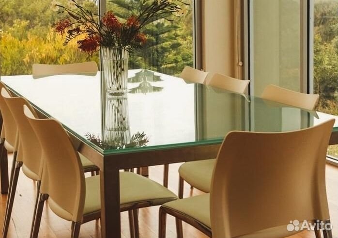 Белое стекло на стол