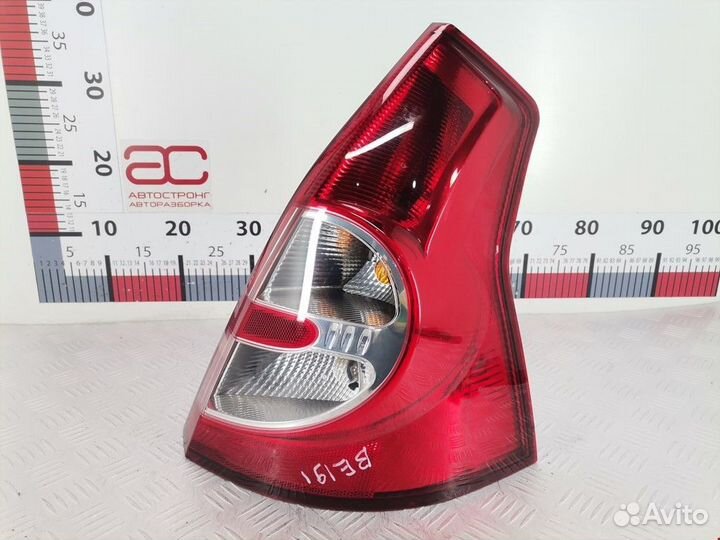 Фонарь задний правый Dacia Sandero 2010 8200734824