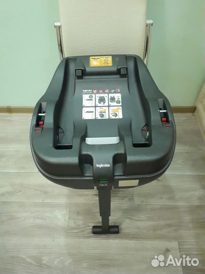 Автолюлька Inglesina с базой Isofix