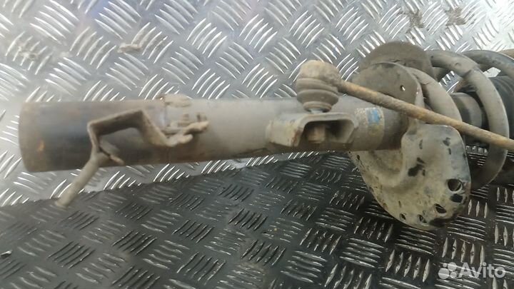 Стойка задняя правая land rover freelander 2 2009