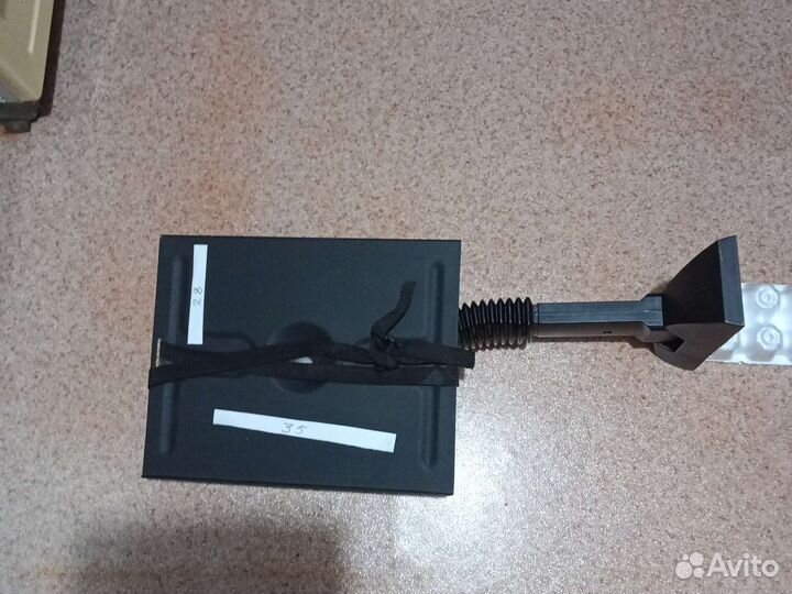 Навесная металическая полка