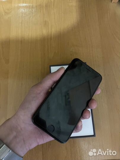Телефон iPhone 8 64 gb