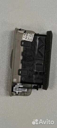 Дефлектор передний правый Audi Q7 2006г