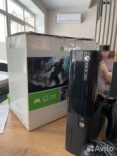 Xbox 360 e freeboot + киннект и 2 геймпада